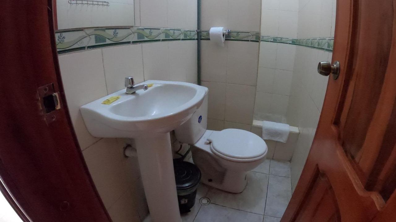 Hostal Casa Montoya Baños Exteriör bild